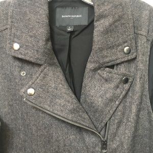 Banana Republic EUC charcoal sleeveless wool vest w/ zipper